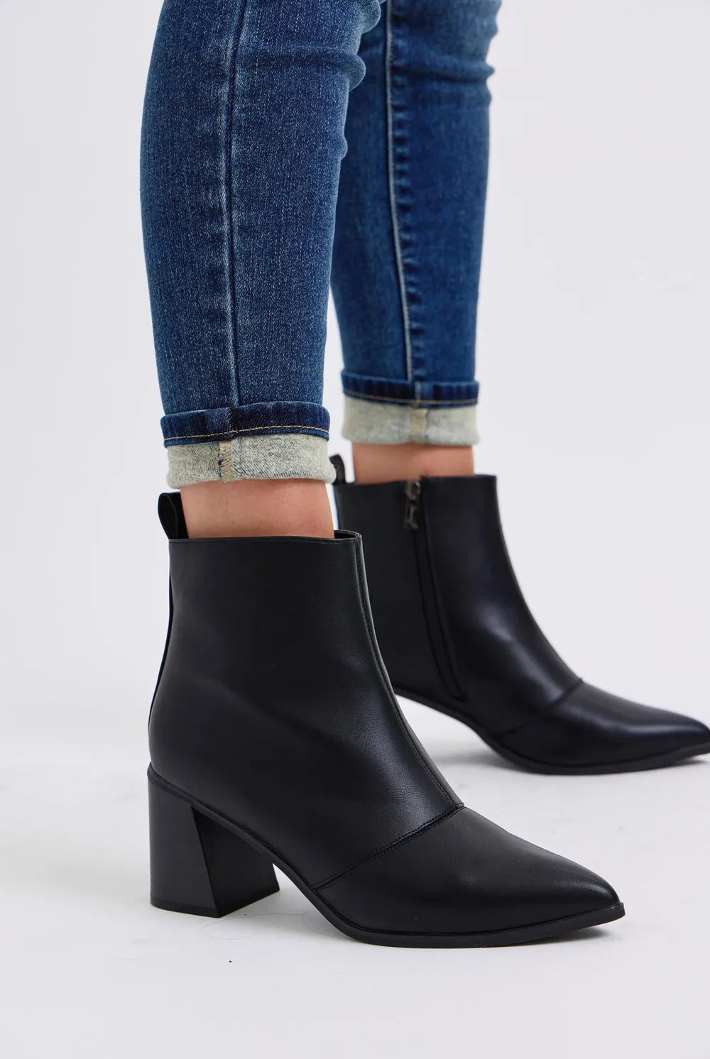 2a05baad-9e93-4319-a7f1-e65d681cfdab-Max