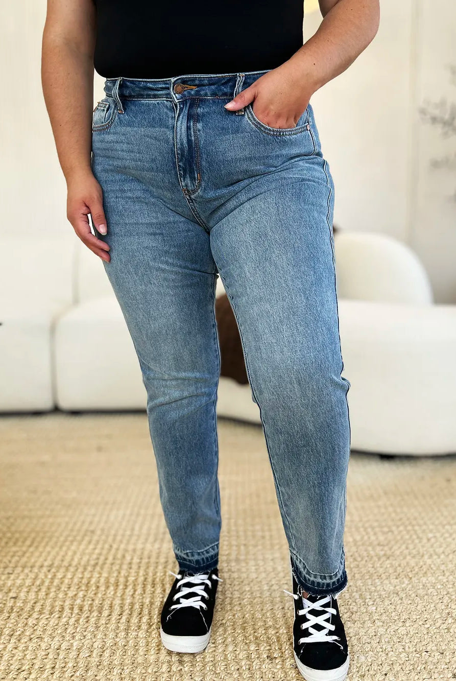 372b4666-1ed6-4186-b150-980376cd5dbf-Max