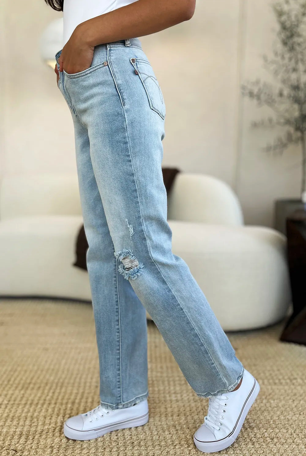 42c4f5ef-3b85-43cf-bf9c-1276a85b7186-Max