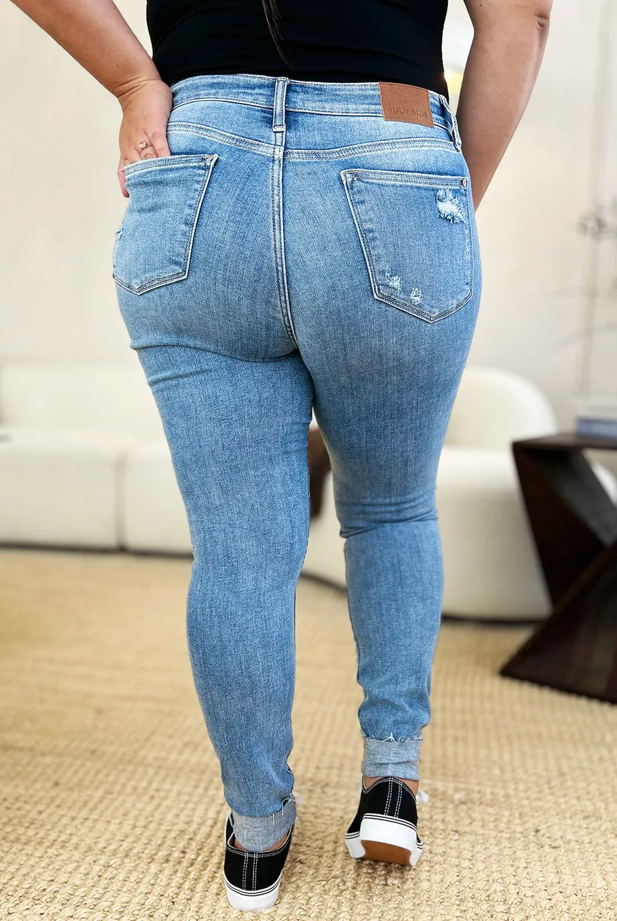 6bad1f23-81dc-47a6-a552-4410cc3ff018-Max