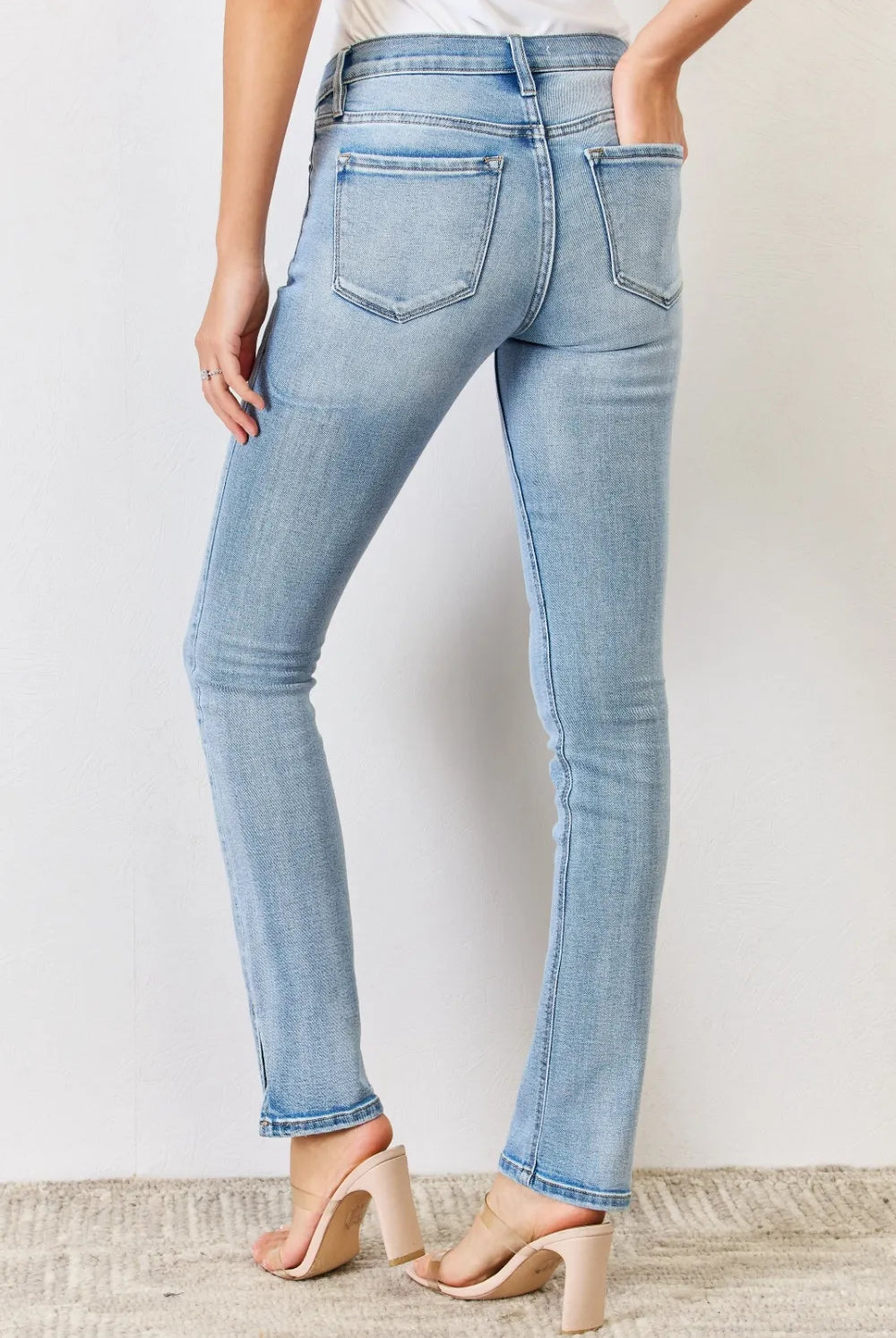 7245cb96-78a4-4247-8b48-5ee906e3fba7-Max