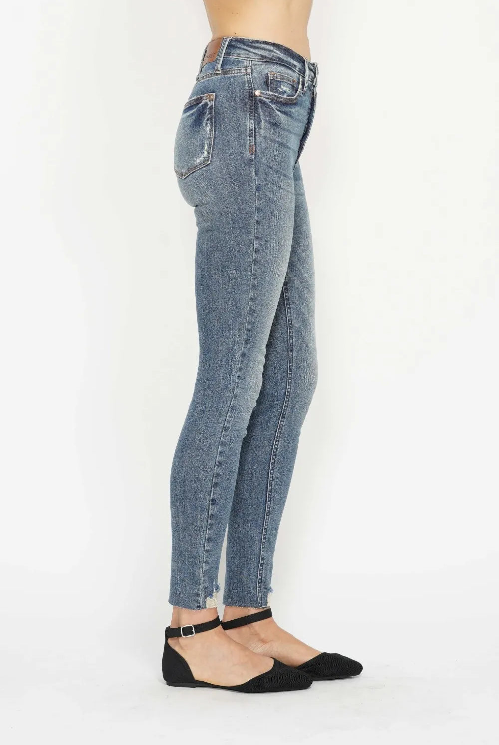 7d7765a0-e50b-4dfc-b9da-95b88f4d944c-Max