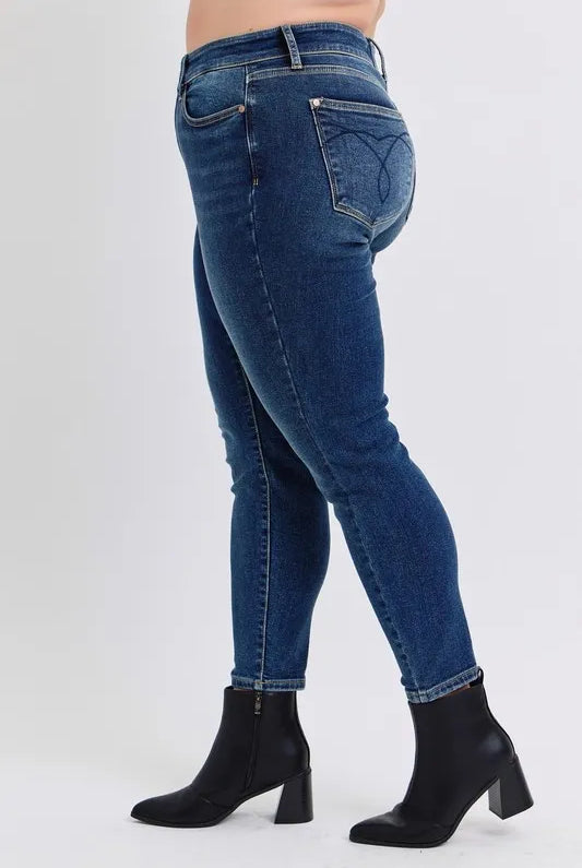 8fc8b77d-3b9e-4598-939c-6ee38dceac41-Max