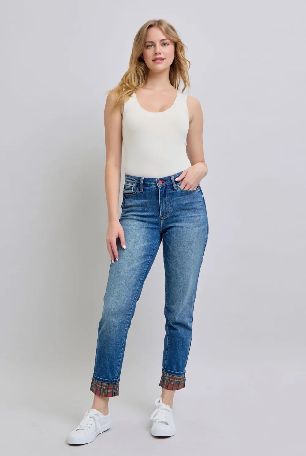 ce826031-1662-4b76-ae0d-09c98bec18c6-Max