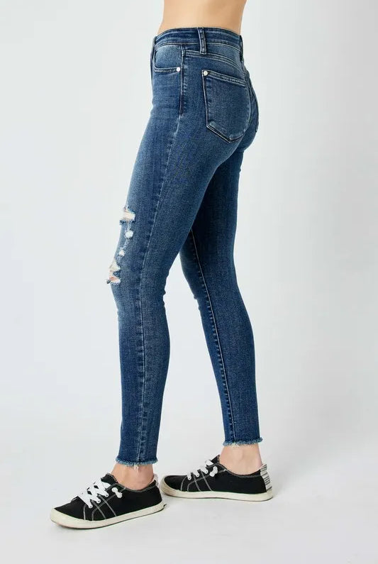 de65b111-9664-4c22-b246-e73ce4e5b141-Max