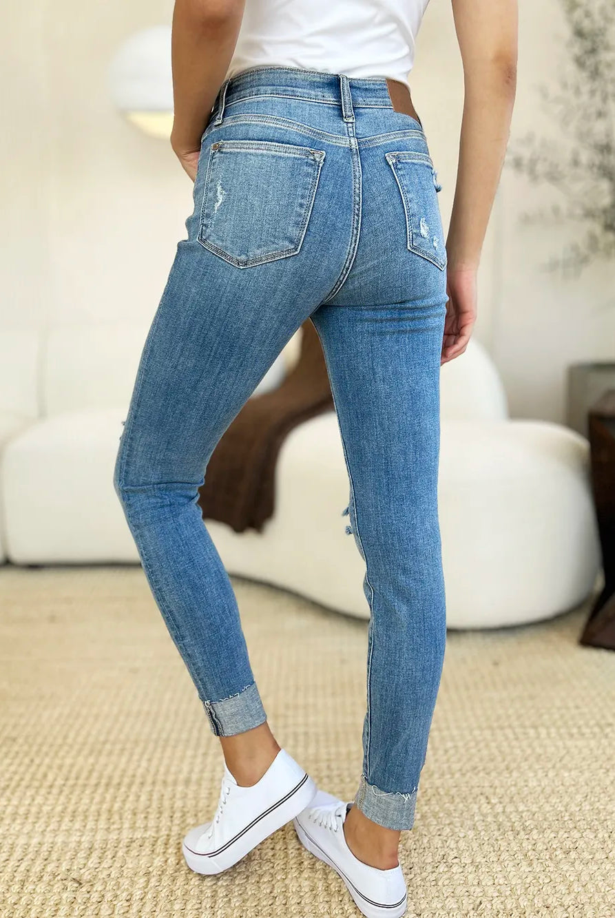 e26cdf8d-829e-445c-a47f-0ef1938fb523-Max